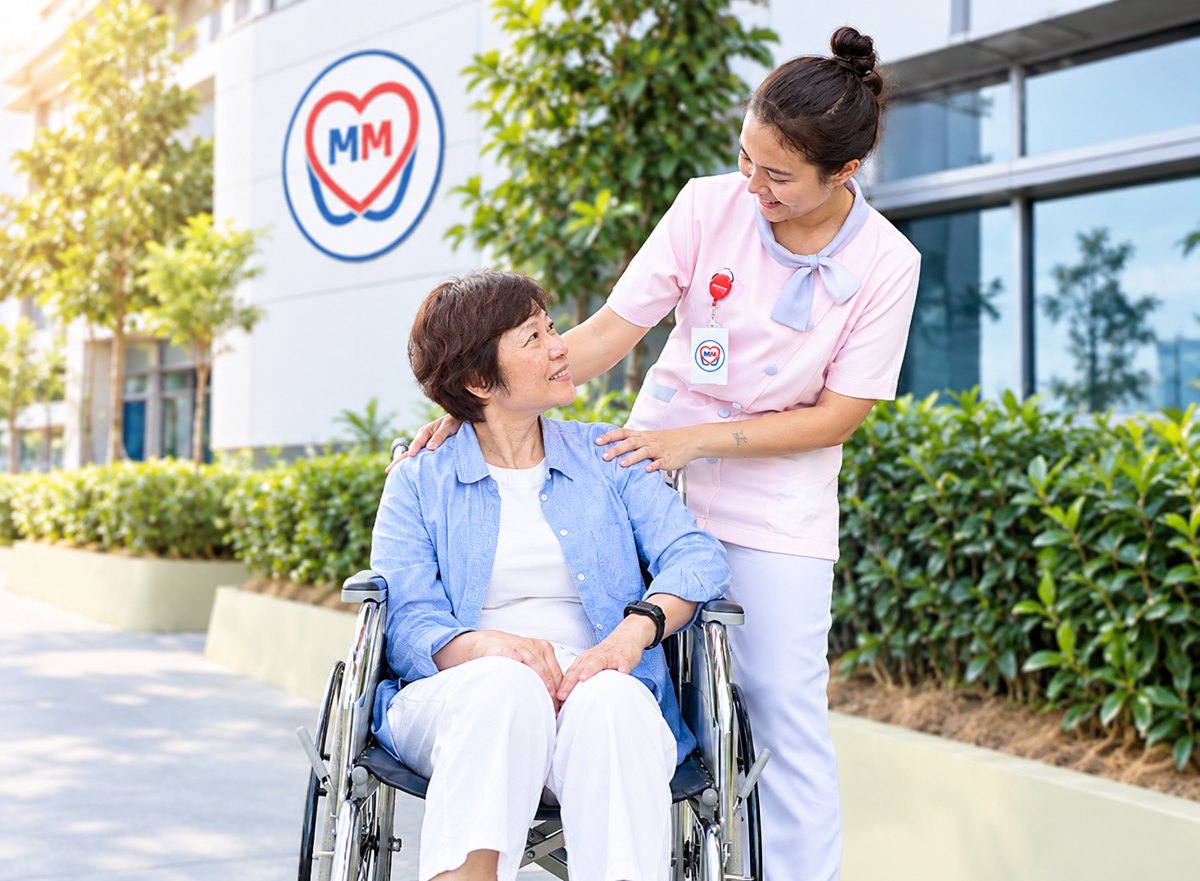 MM Care nurse comforting a patient outside the clinic